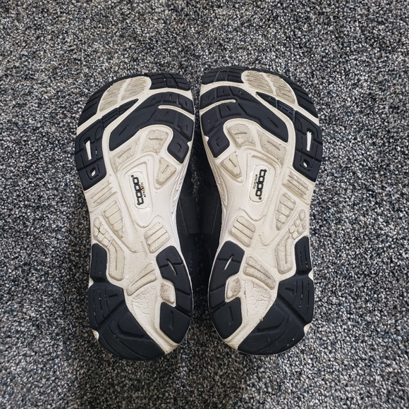 Topo Athletic COR shoes, black/white,  size 6.5 - Picture 12 of 13